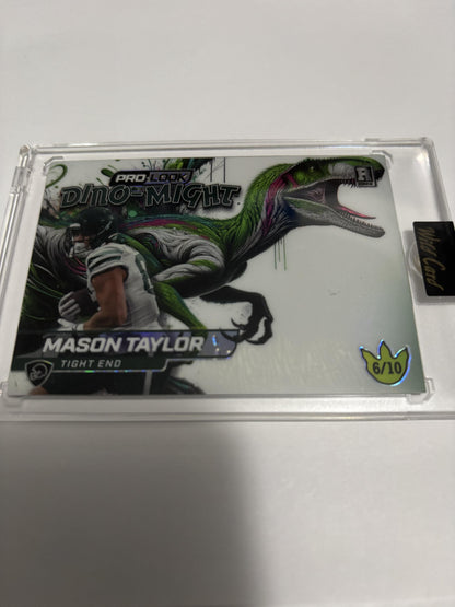 2025 Wild Card Alumination Dino-Might Mason Taylor Green Raptor /10 SSP LSU