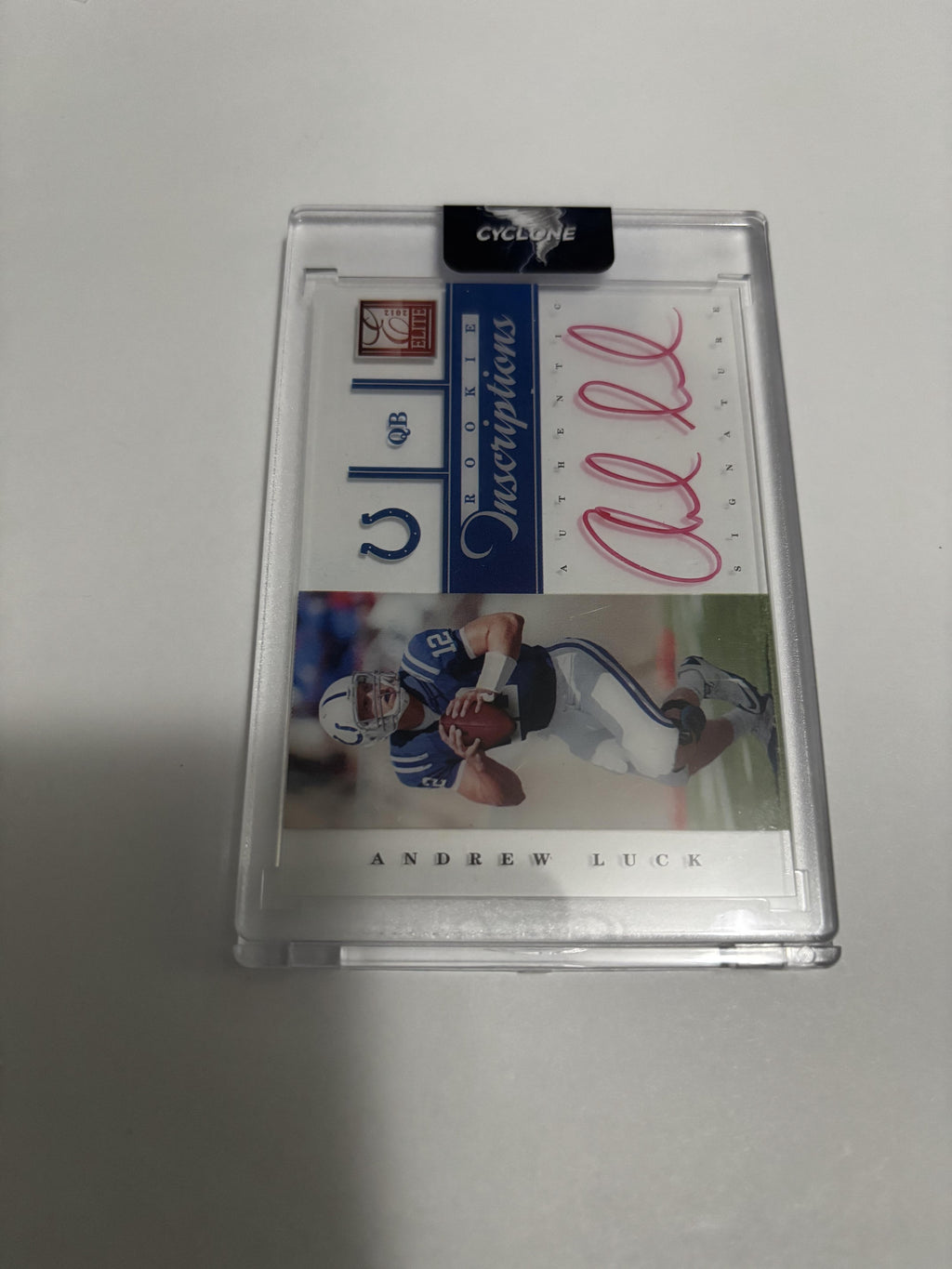 2012 Panini Elite Andrew Luck Rookie Inscriptions On-Card Auto RC Colts