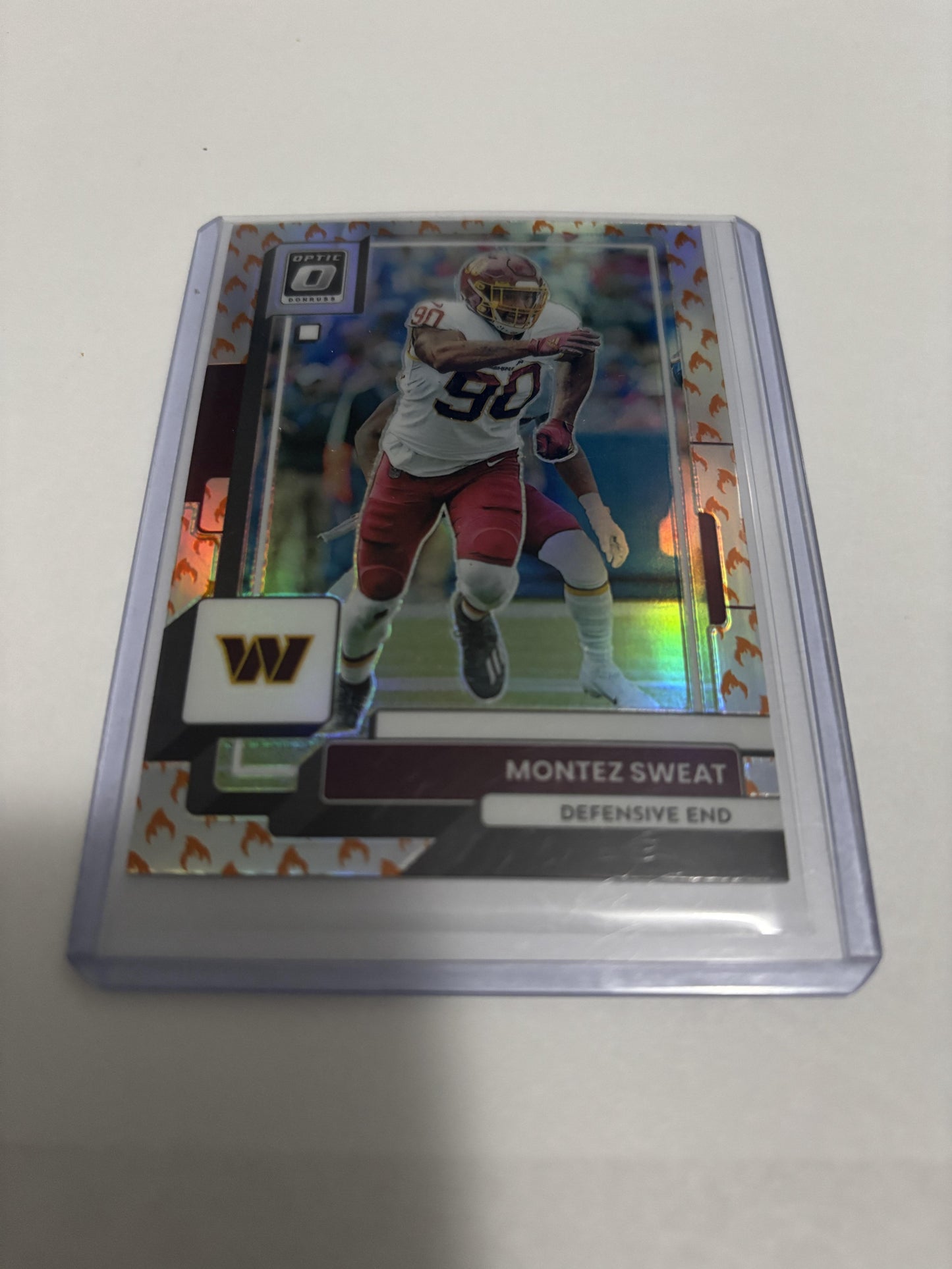 2022 Donruss Optic Montez Sweat #199 Washington Commanders Fire Emoji Prizm