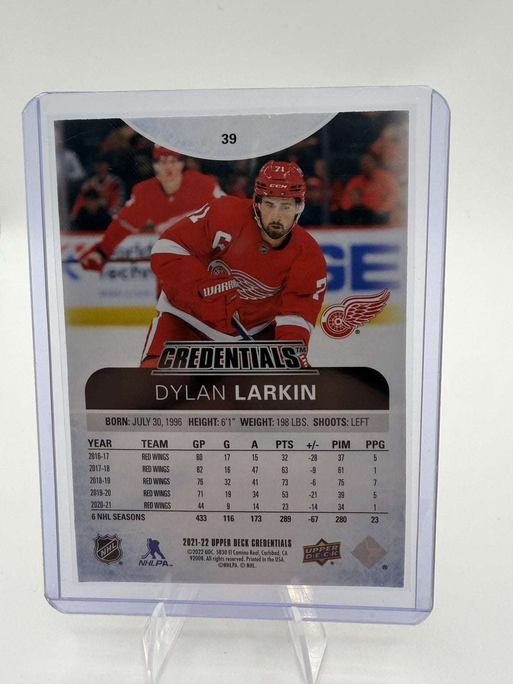 2021 Upper Deck Credentials Dylan Larkin Gold Parallel #151/199 Red Wings Card