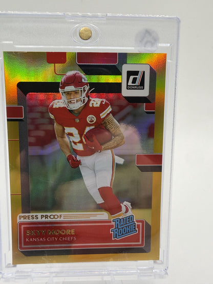 2022 Panini Donruss Skyy Moore Rated Rookie Press Proof Gold #324 Chiefs Card