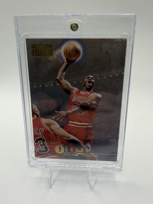 1996-97 SkyBox Premium Michael Jordan Card Chicago Bulls #16
