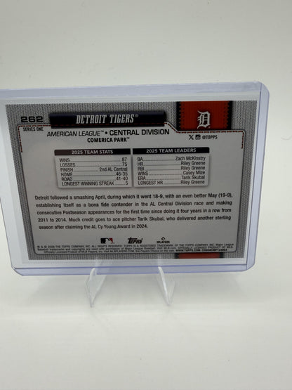 2026 Topps #262 Detroit Tigers Topps Foil Pattern