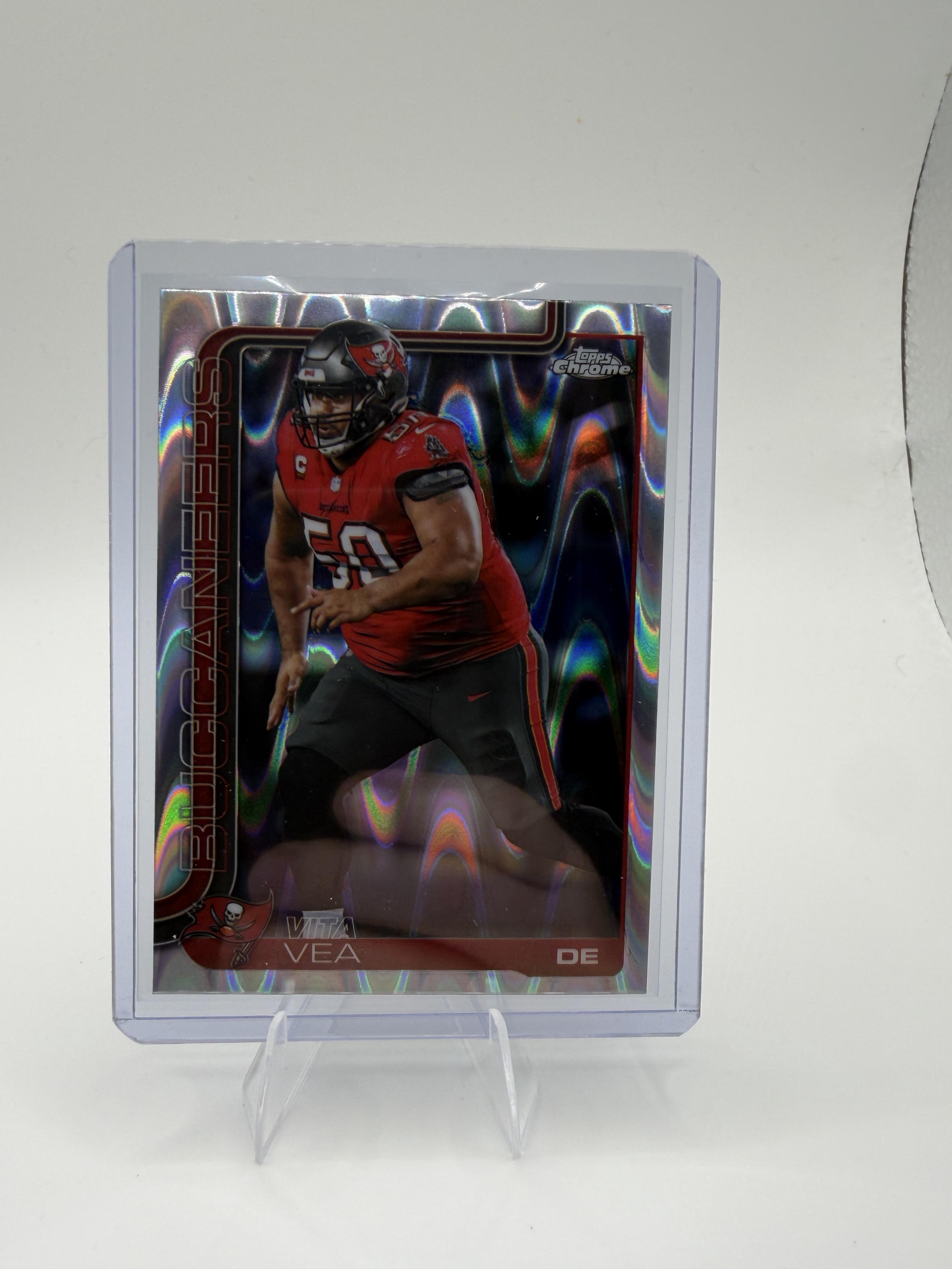 2025 Topps Chrome - Ray Wave Refractor Vita Vea Card Tampa Bay Buccaneers #286