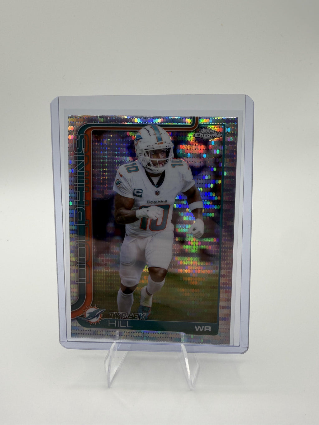 2025 Topps Chrome - Pulsar Refractor Tyreek Hill Card Miami Dolphins #185