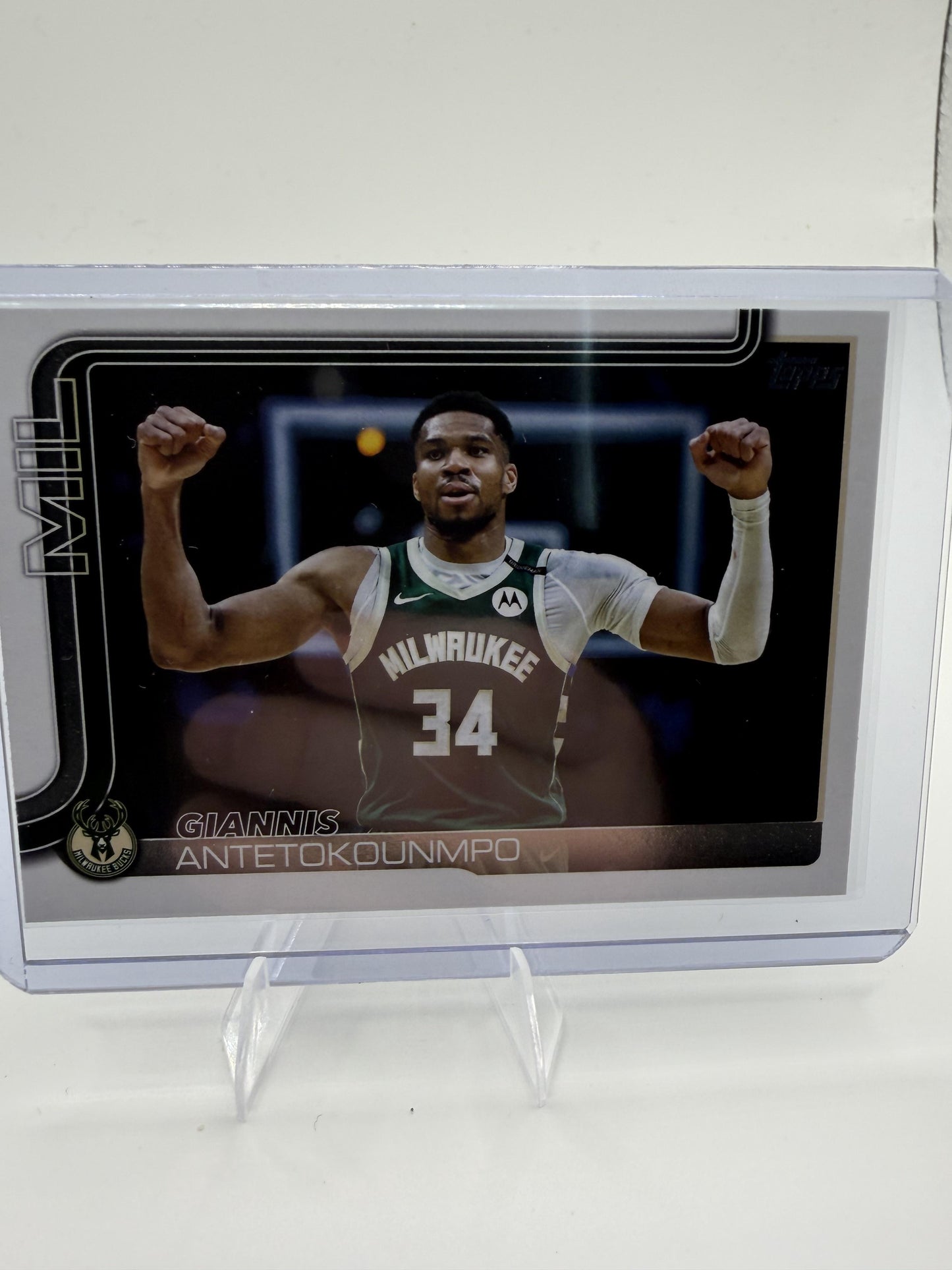 2025-26 Topps Giannis Antetokounmpo Card Milwaukee Bucks #54