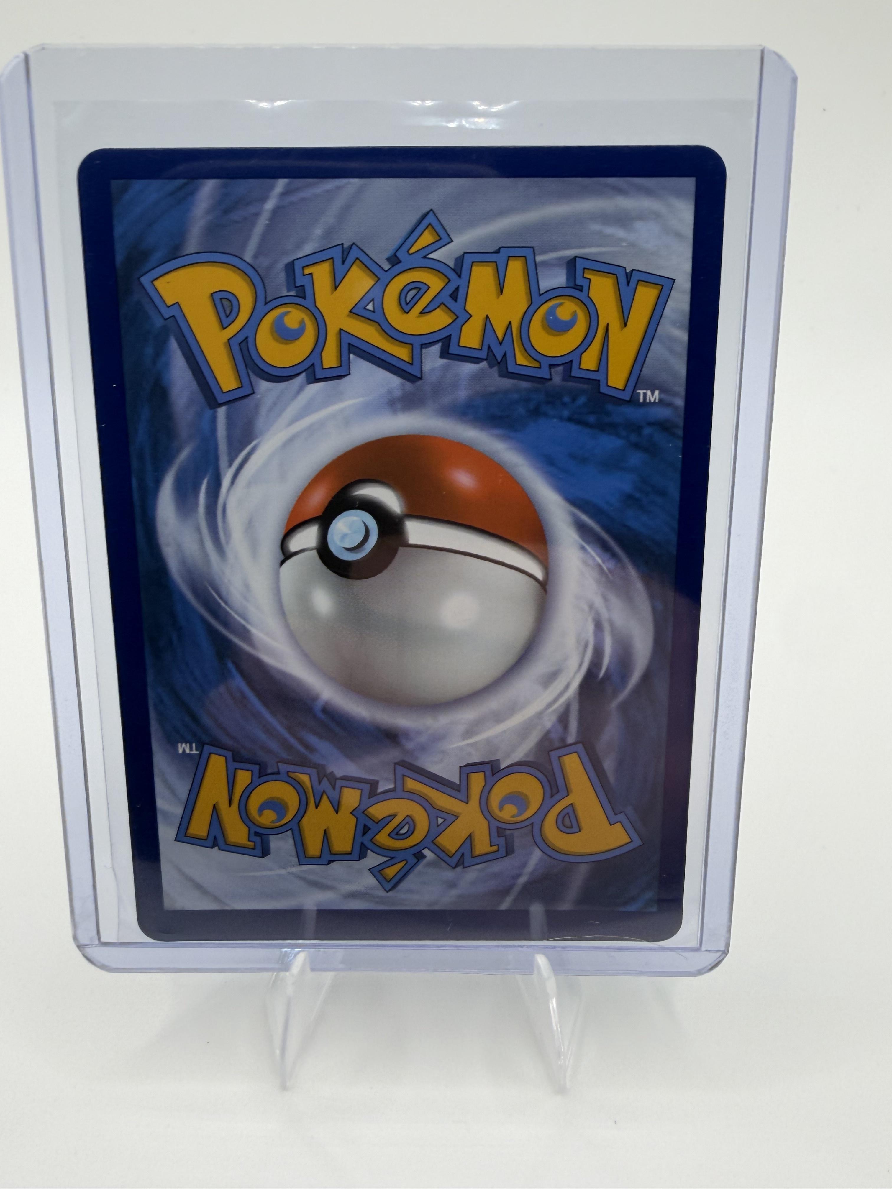 Indeedee V 039/072 Shining Fates Ultra Rare Holo Pokémon TCG Card